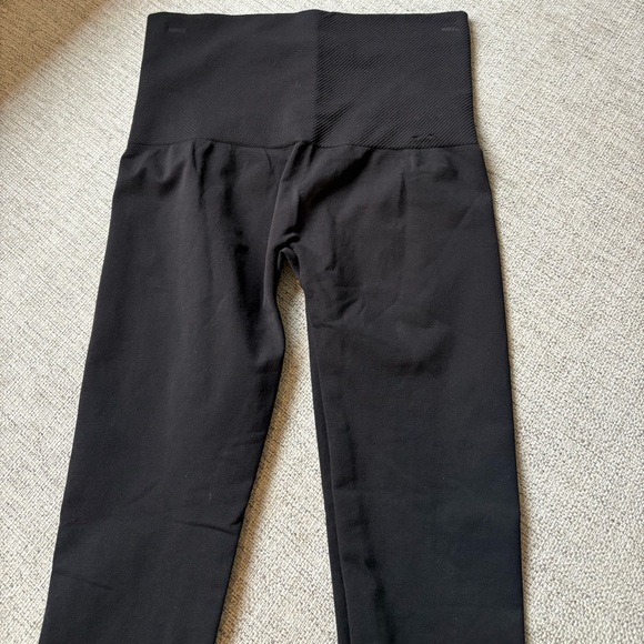 Spanx Love Your Assets High Waist Leggings - Picture 5 of 8